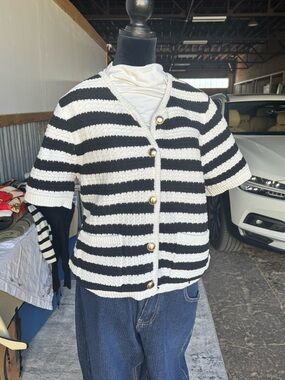 Black & White Striped Short-Sleeve Knit Cardigan - Women